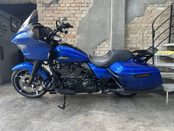 HARLEY-DAVIDSON ROAD GLIDE 